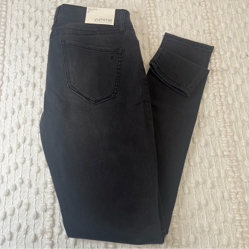 Women’s Yummie By Heather Thomson Size 27 Super Skinny Charcoal Jeans NWT